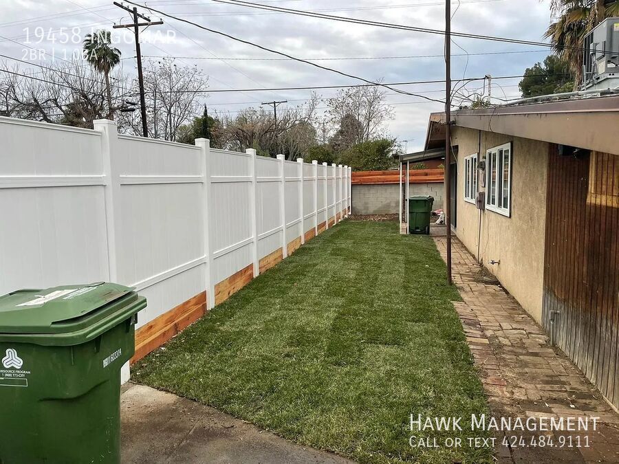 Charming 2 Bedroom Home in Reseda with Bonus Room. property image