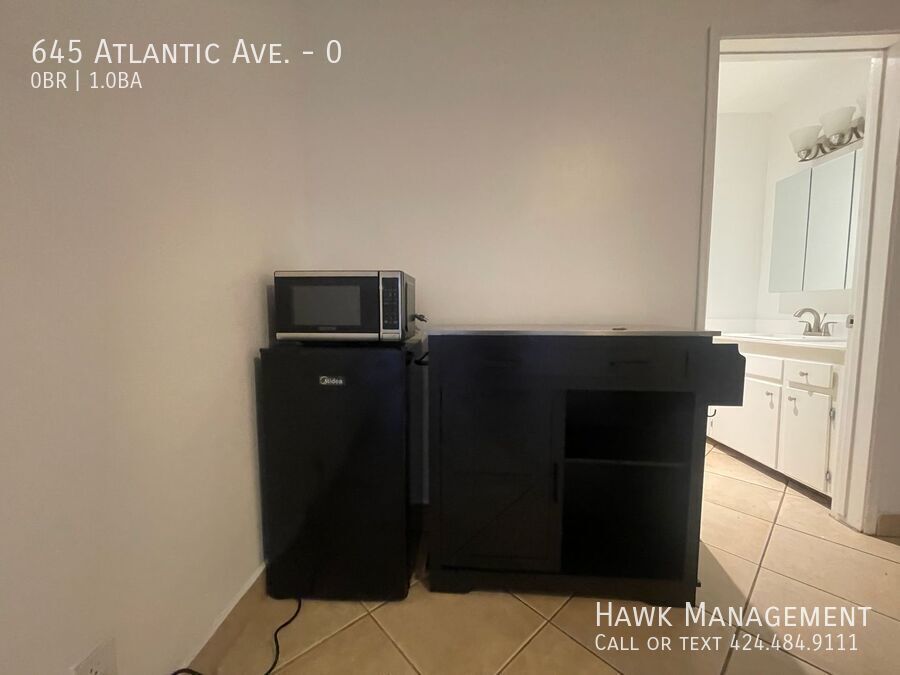 Cozy & Private Studio with Attached Garage – Heart of Long Beach property image