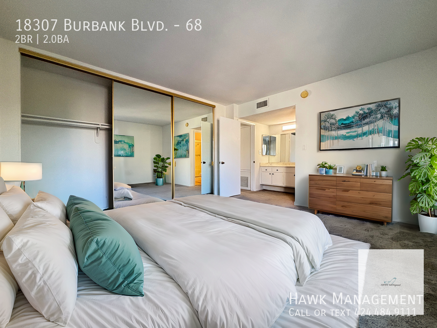 Stunning Top-Floor 2-Bedroom, 2-Bath Condo in Tarzana! property image