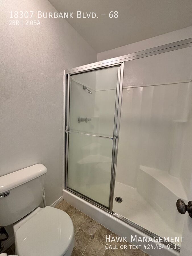 Stunning Top-Floor 2-Bedroom, 2-Bath Condo in Tarzana! property image