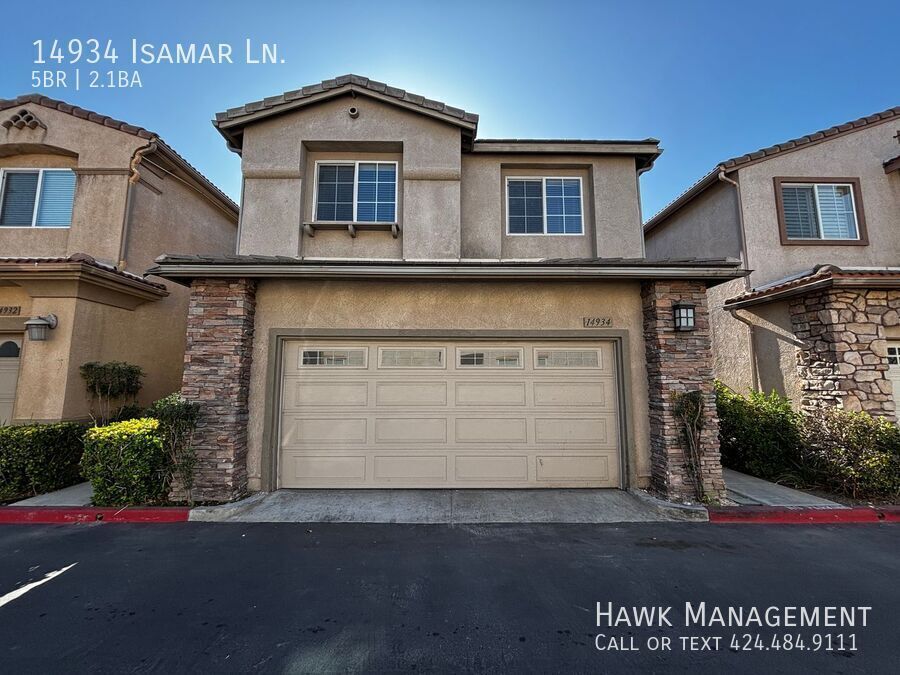 5 bedrooms and 3 bath house in a private community at North Hills property image