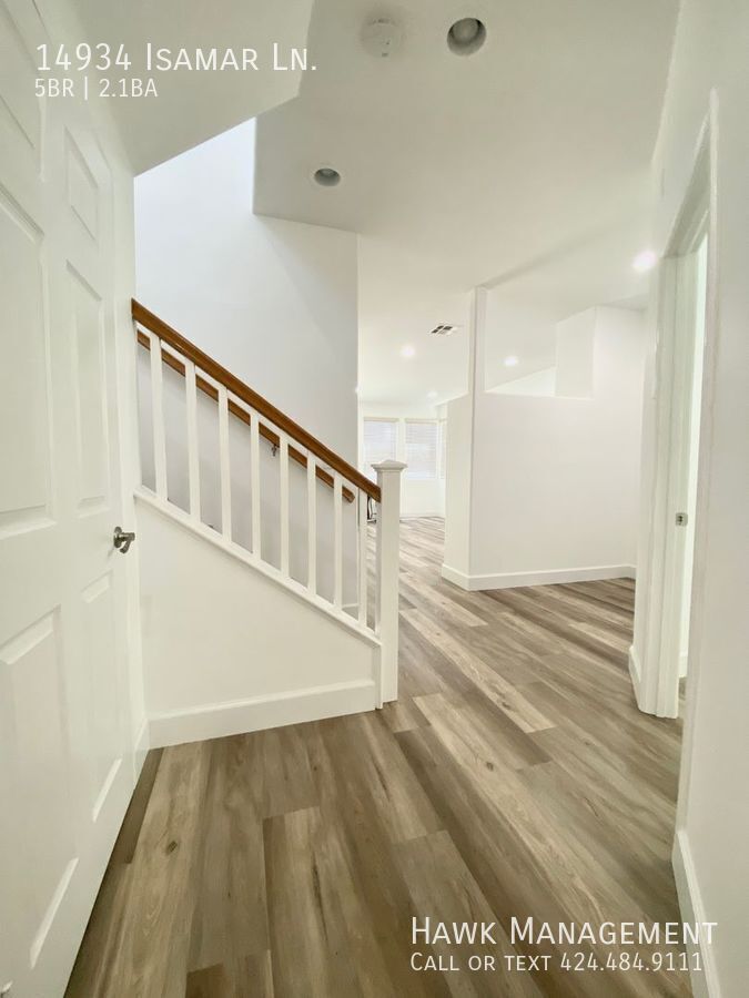 5 bedrooms and 3 bath house in a private community at North Hills property image