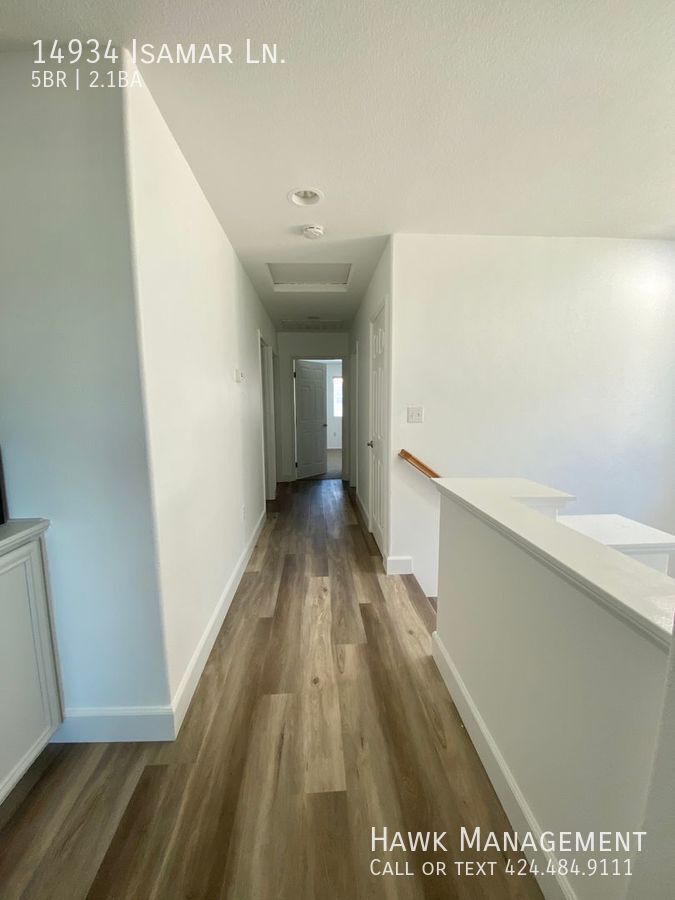 5 bedrooms and 3 bath house in a private community at North Hills property image