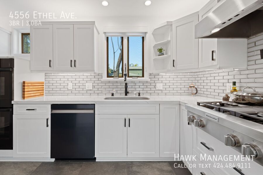 Charming Updated 3BD/3BA Ranch with Private Pool | Prime Studio City Corner Lot property image