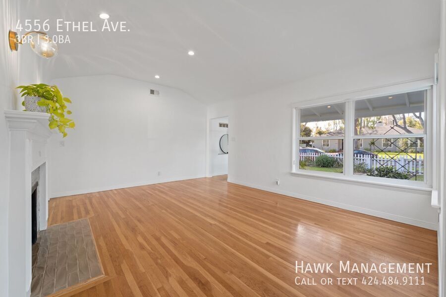 Charming Updated 3BD/3BA Ranch with Private Pool | Prime Studio City Corner Lot property image