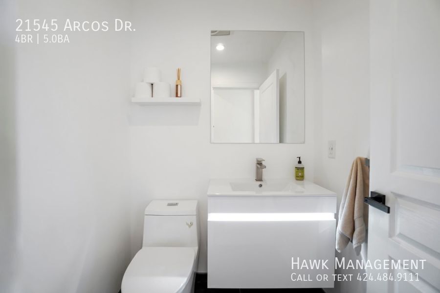 Luxury Living Awaits: Remodeled Woodland Hills Dream Home with Stunning Views! property image