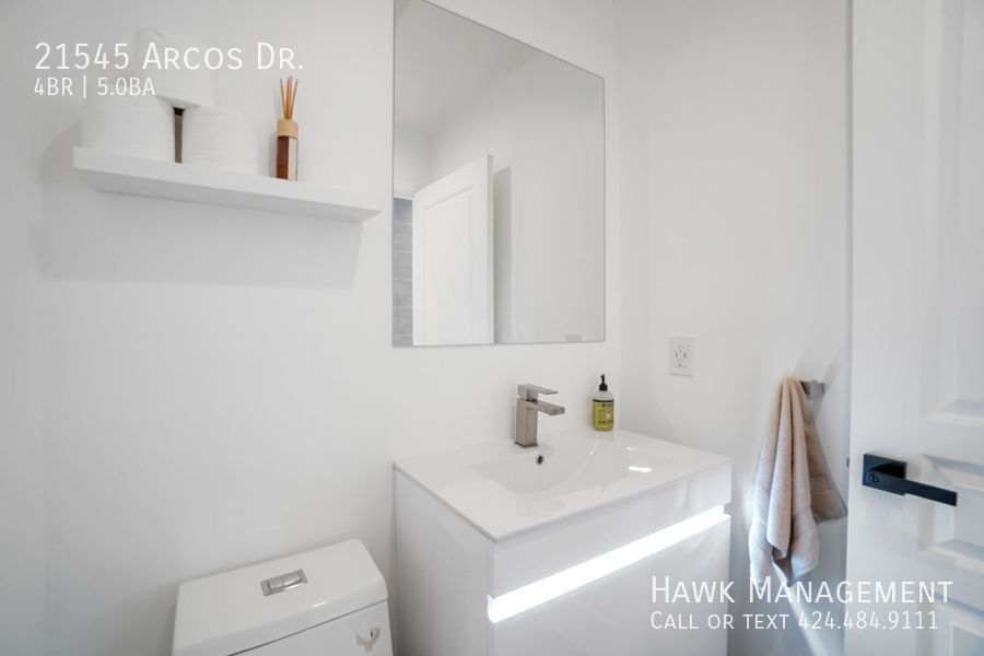 Luxury Living Awaits: Remodeled Woodland Hills Dream Home with Stunning Views! property image