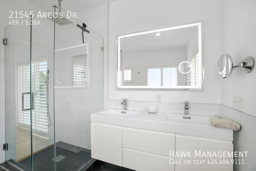 Luxury Living Awaits: Remodeled Woodland Hills Dream Home with Stunning Views! property image