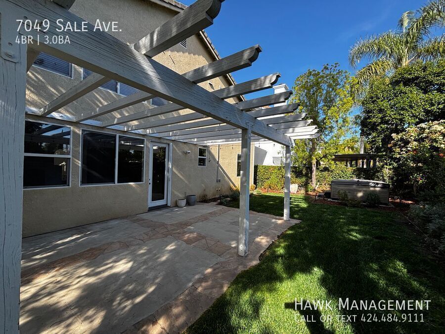 Beautiful 4 Bedroom Home Located in West Hills property image
