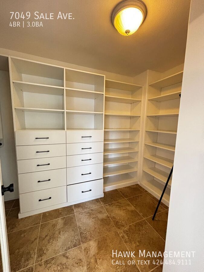 Beautiful 4 Bedroom Home Located in West Hills property image