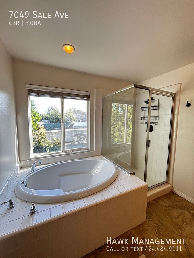 Beautiful 4 Bedroom Home Located in West Hills property image