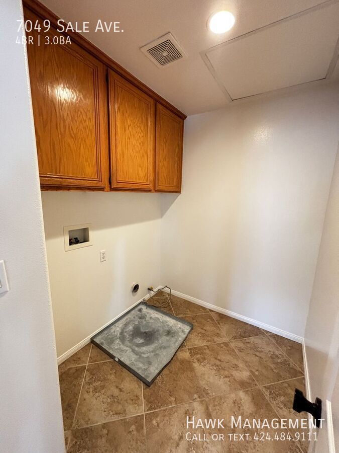 Beautiful 4 Bedroom Home Located in West Hills property image