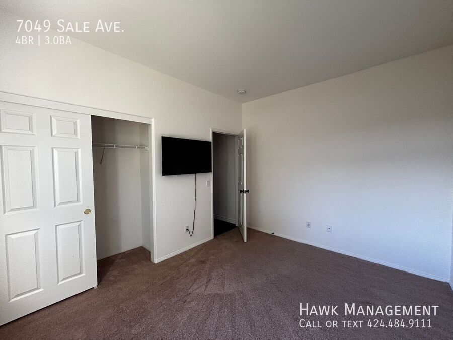 Beautiful 4 Bedroom Home Located in West Hills property image