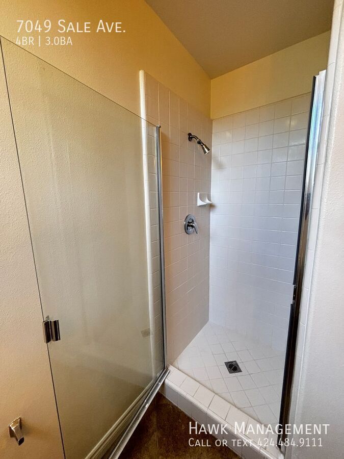 Beautiful 4 Bedroom Home Located in West Hills property image