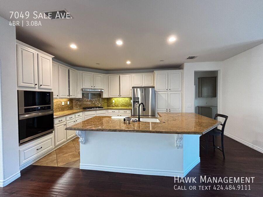 Beautiful 4 Bedroom Home Located in West Hills property image