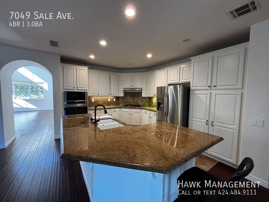 Beautiful 4 Bedroom Home Located in West Hills property image