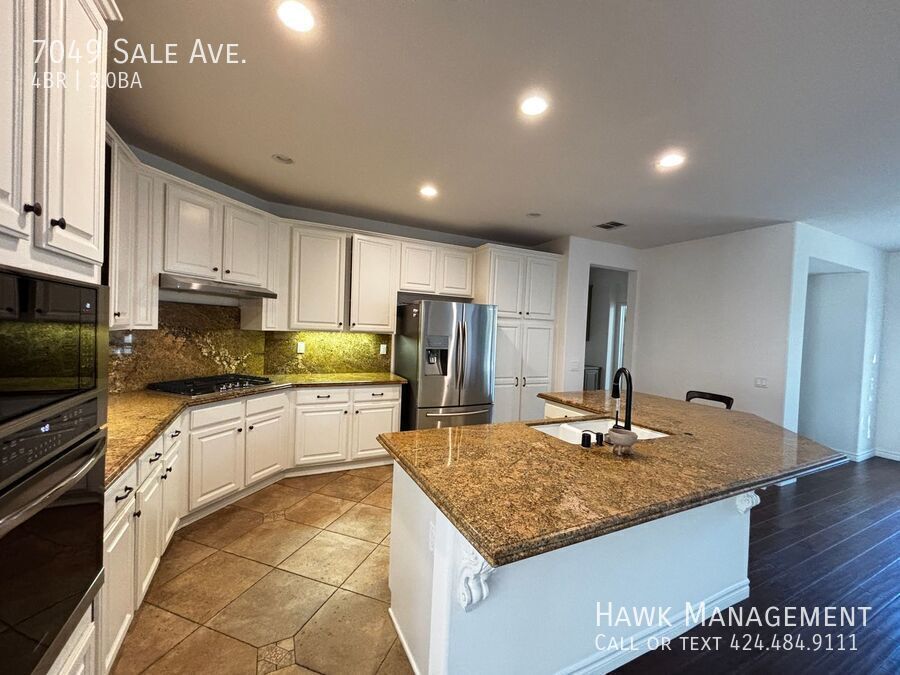 Beautiful 4 Bedroom Home Located in West Hills property image