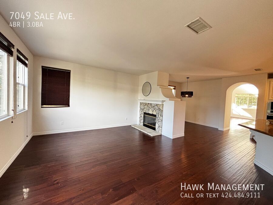 Beautiful 4 Bedroom Home Located in West Hills property image