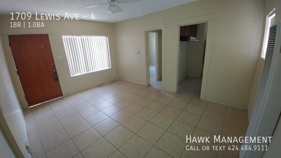Cozy Small 1-Bedroom with NEW PAINT and lots of LIGHT in Long Beach! property image