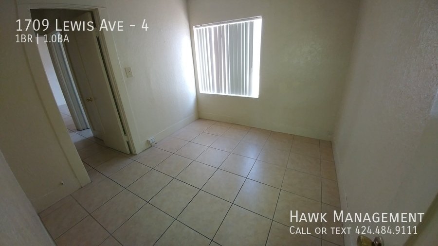 Cozy Small 1-Bedroom with NEW PAINT and lots of LIGHT in Long Beach! property image