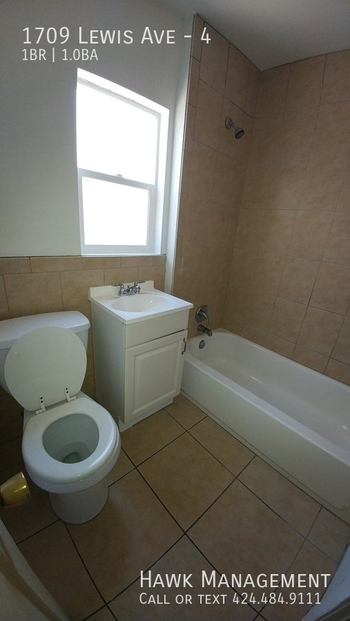 Cozy Small 1-Bedroom with NEW PAINT and lots of LIGHT in Long Beach! property image