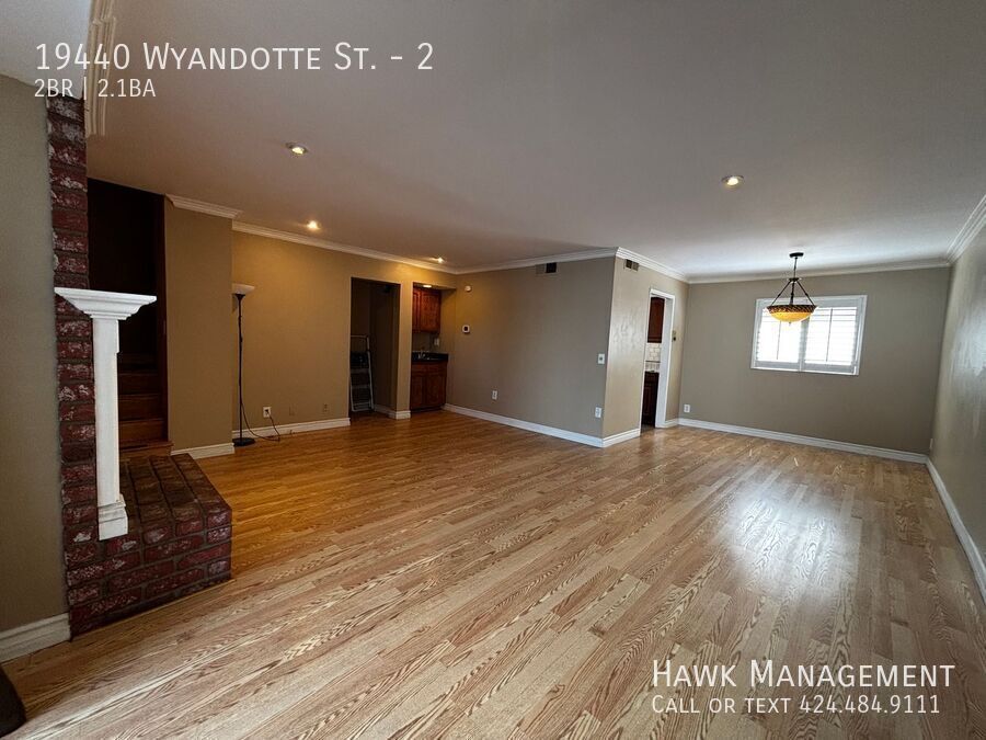 Spacious two-story townhouse in Reseda property image