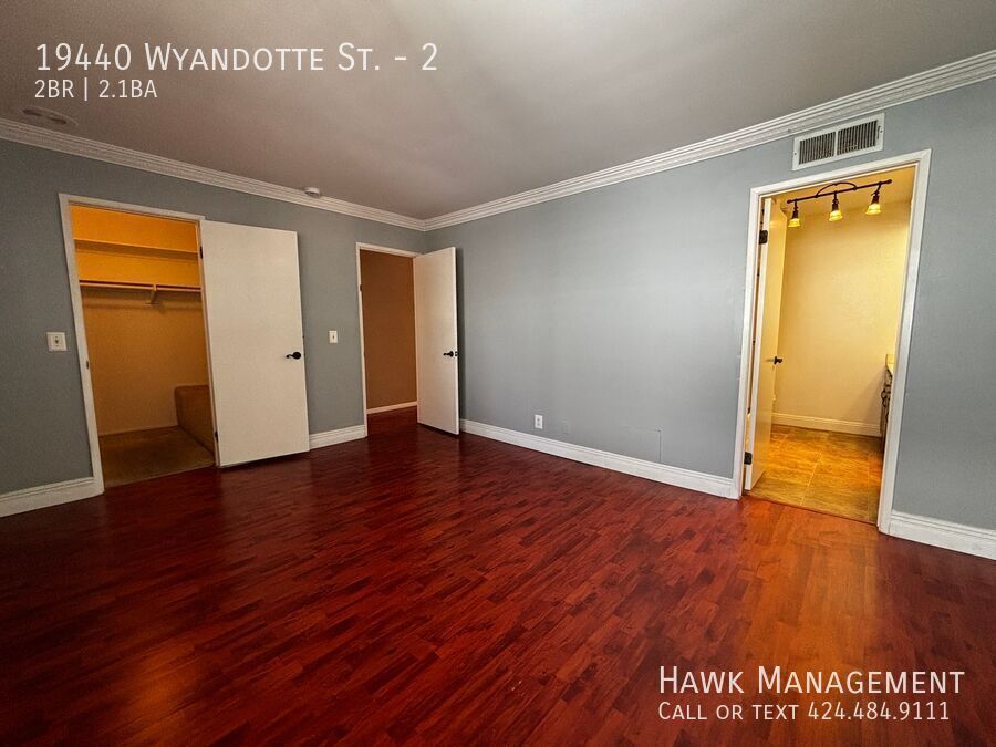 Spacious two-story townhouse in Reseda property image