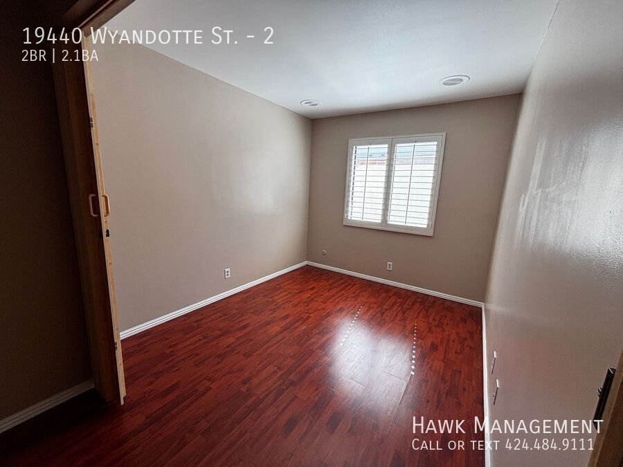 Spacious two-story townhouse in Reseda property image
