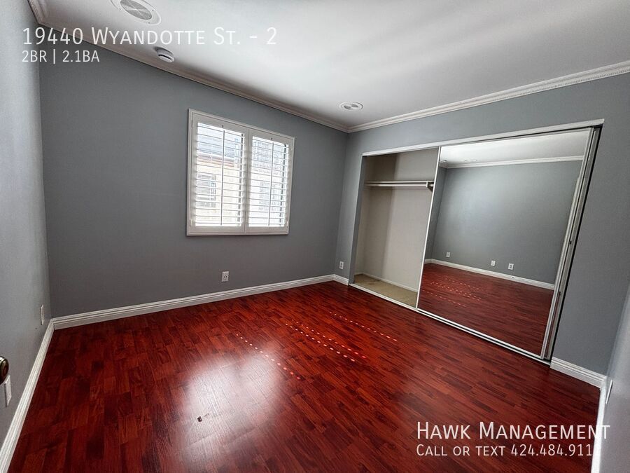 Spacious two-story townhouse in Reseda property image