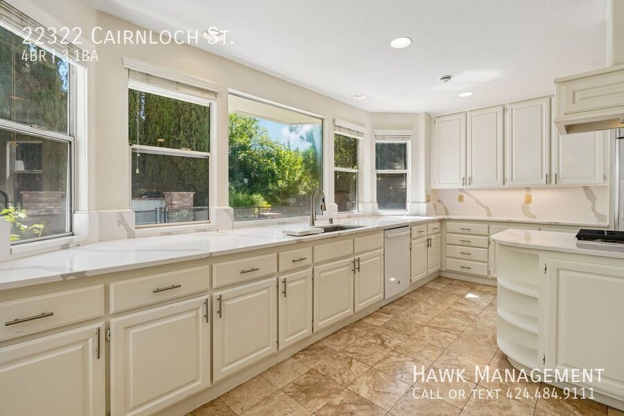 Stunning Mulholland Heights Home with Pool in Calabasas property image
