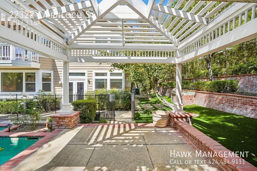 Stunning Mulholland Heights Home with Pool in Calabasas property image