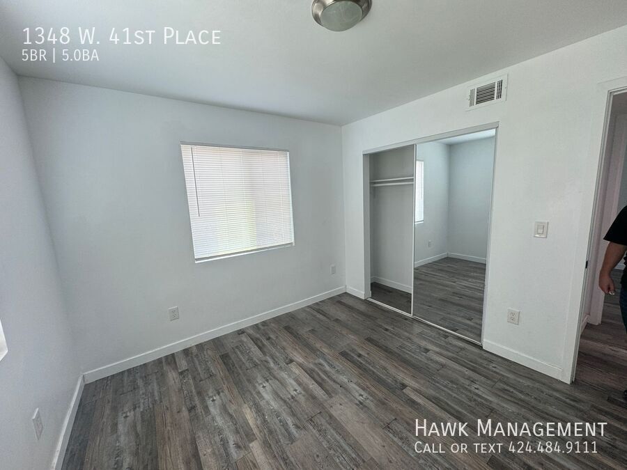 Spacious 5 Bed | 5 Bath Home in Vibrant South LA property image