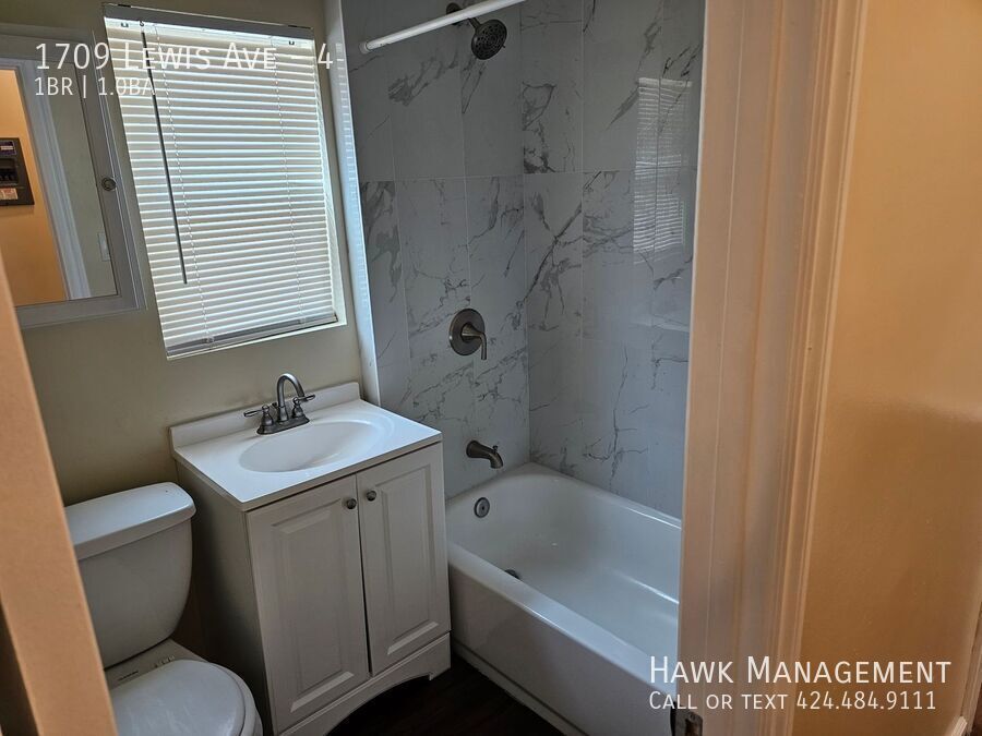 Cozy Small 1-Bedroom with NEW PAINT and lots of LIGHT in Long Beach! property image