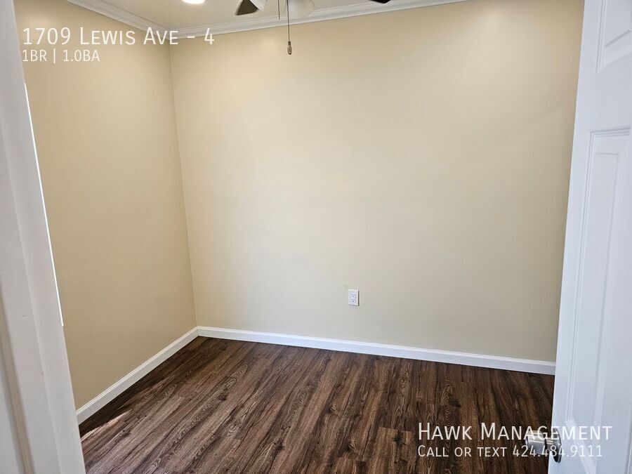 Cozy Small 1-Bedroom with NEW PAINT and lots of LIGHT in Long Beach! property image