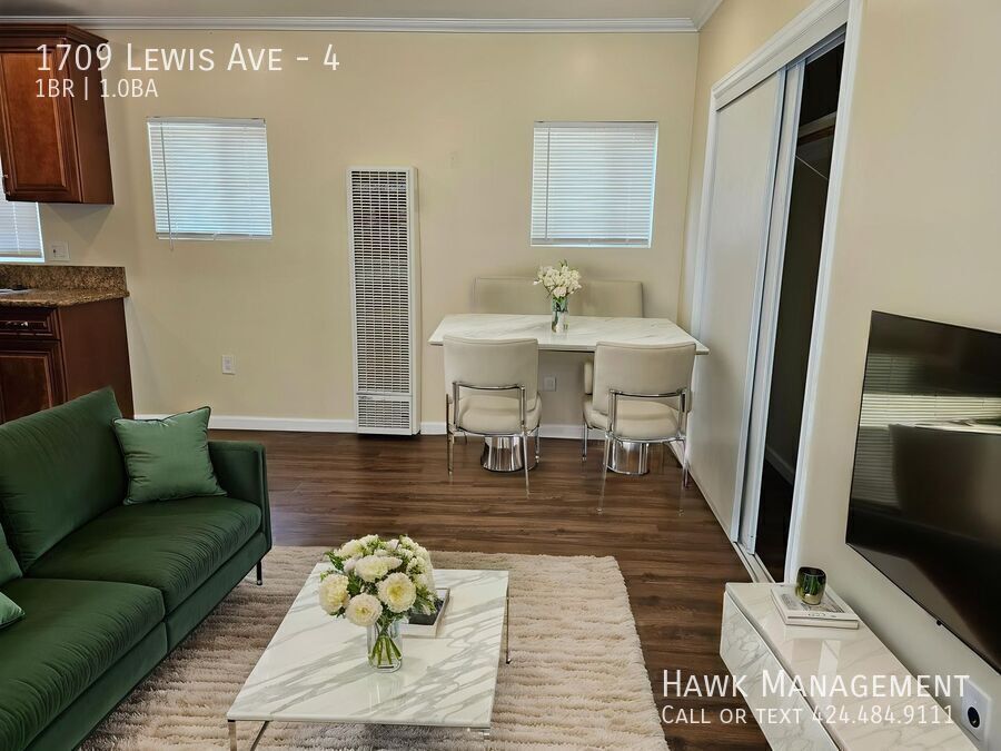 Cozy Small 1-Bedroom with NEW PAINT and lots of LIGHT in Long Beach! property image