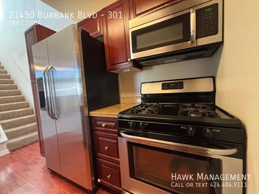 Beautiful 2 Bedroom 2 Bathroom Home in Woodland Hills property image