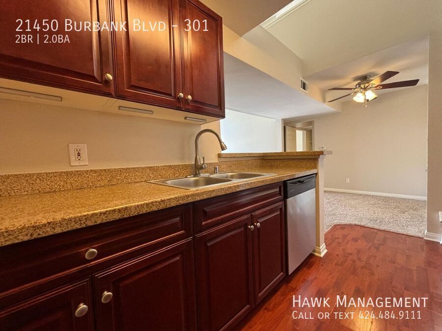 Beautiful 2 Bedroom 2 Bathroom Home in Woodland Hills property image