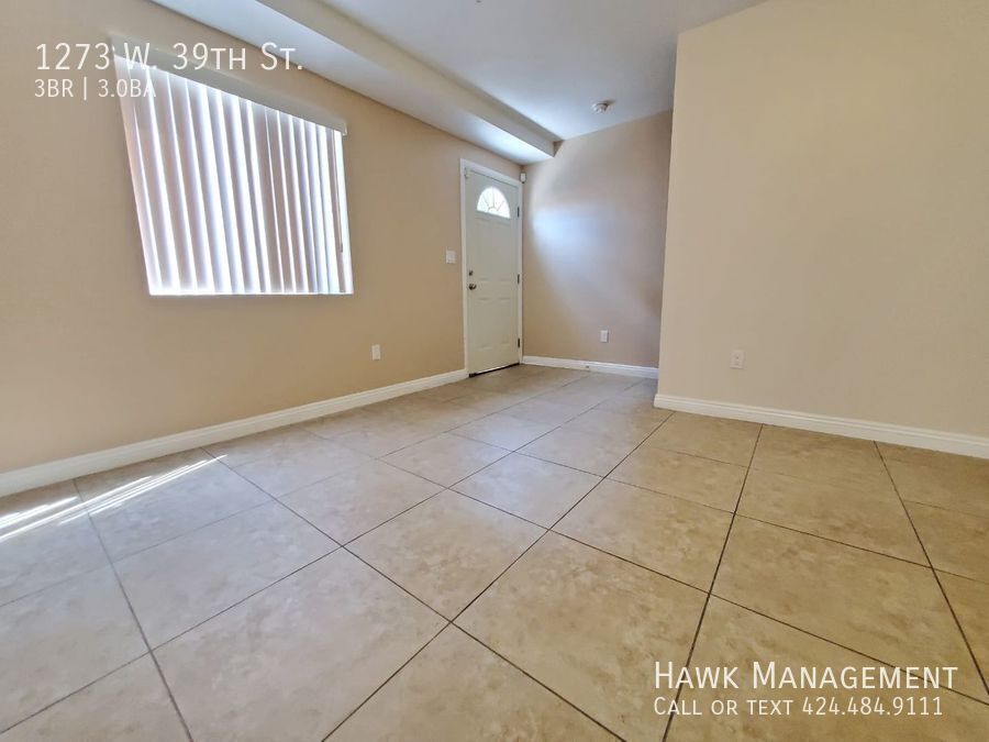 Spacious 3 Bedroom 3 Bath Located In The Heart Of Los Angeles property image