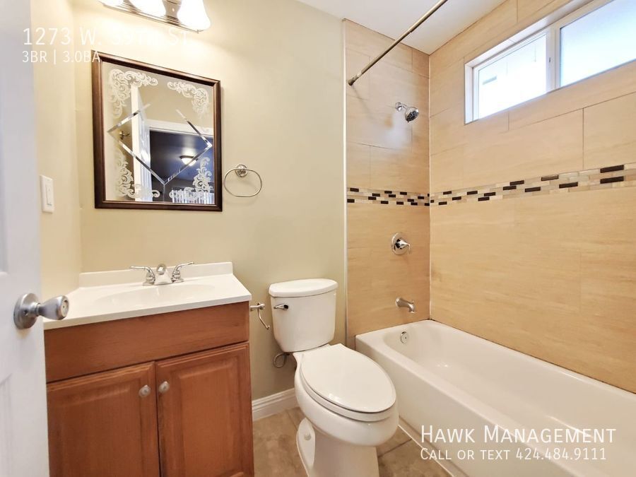 Spacious 3 Bedroom 3 Bath Located In The Heart Of Los Angeles property image