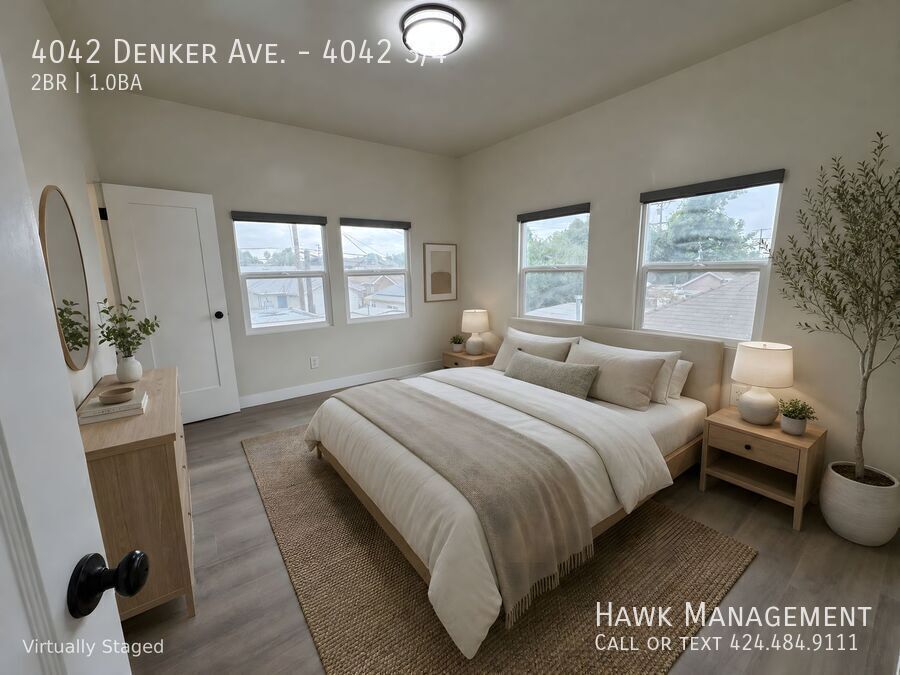 Charming 1 Bed + Den at 4042 Denker Ave - Unit 3/4 property image