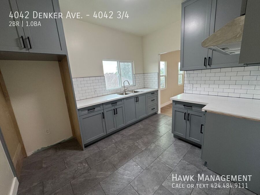 Charming 1 Bed + Den at 4042 Denker Ave - Unit 3/4 property image
