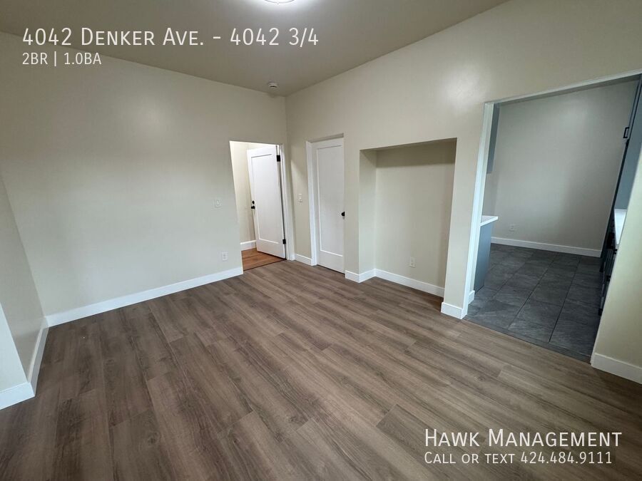 Charming 1 Bed + Den at 4042 Denker Ave - Unit 3/4 property image