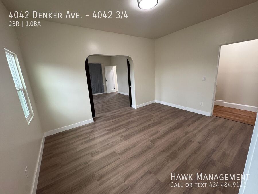 Charming 1 Bed + Den at 4042 Denker Ave - Unit 3/4 property image