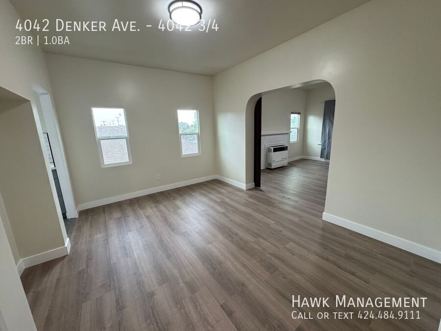 Charming 1 Bed + Den at 4042 Denker Ave - Unit 3/4 property image