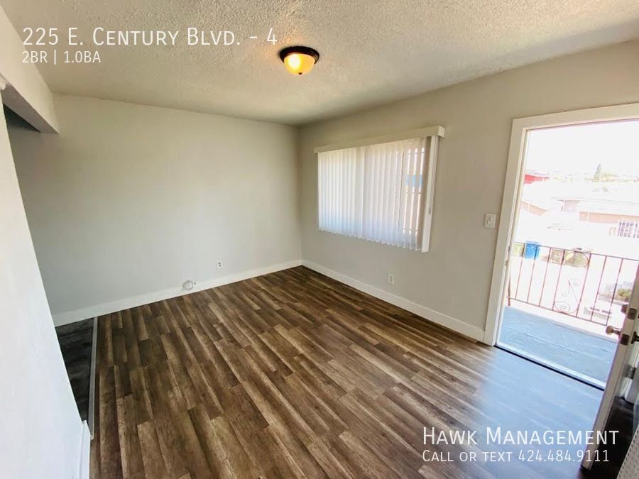 Charming 2-Bedroom Gated Apartment in South LA property image