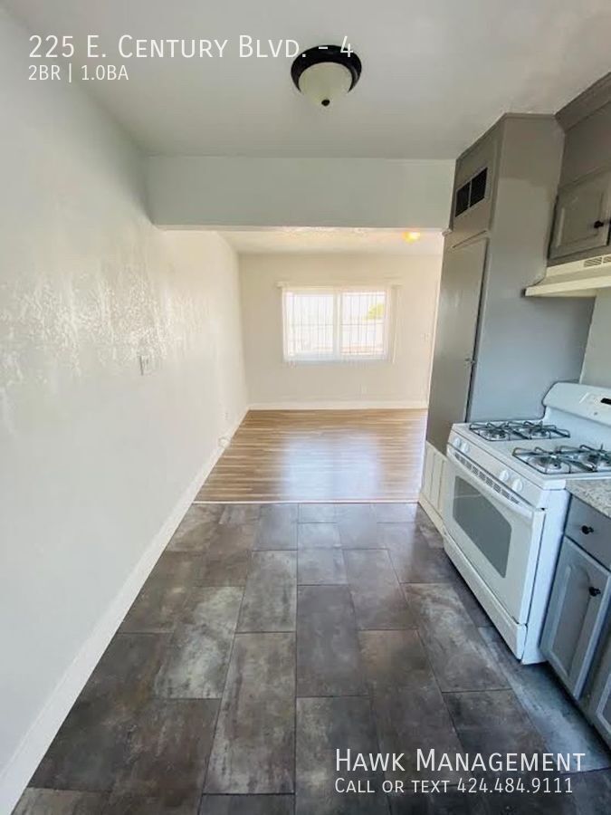 Charming 2-Bedroom Gated Apartment in South LA property image