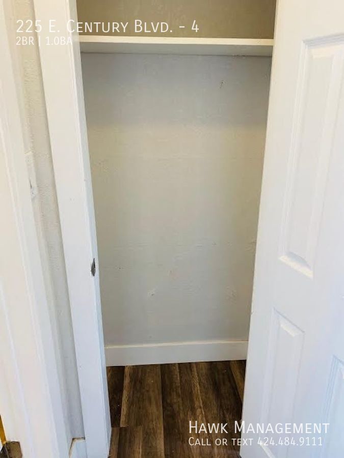 Charming 2-Bedroom Gated Apartment in South LA property image