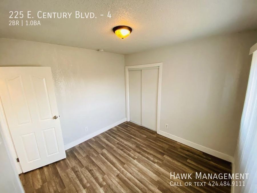 Charming 2-Bedroom Gated Apartment in South LA property image