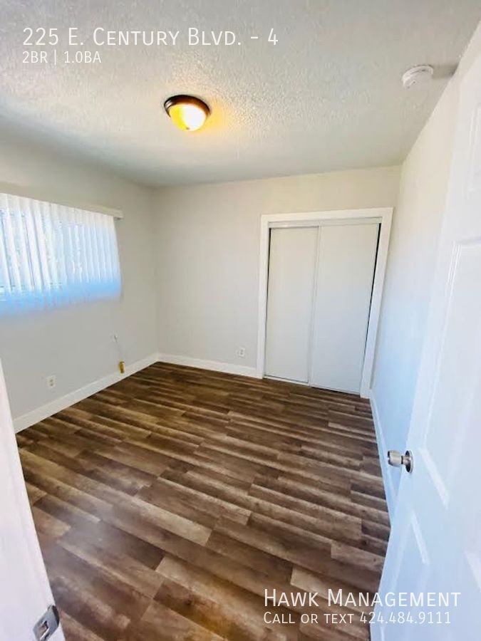 Charming 2-Bedroom Gated Apartment in South LA property image