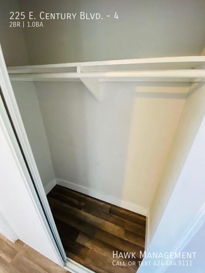 Charming 2-Bedroom Gated Apartment in South LA property image